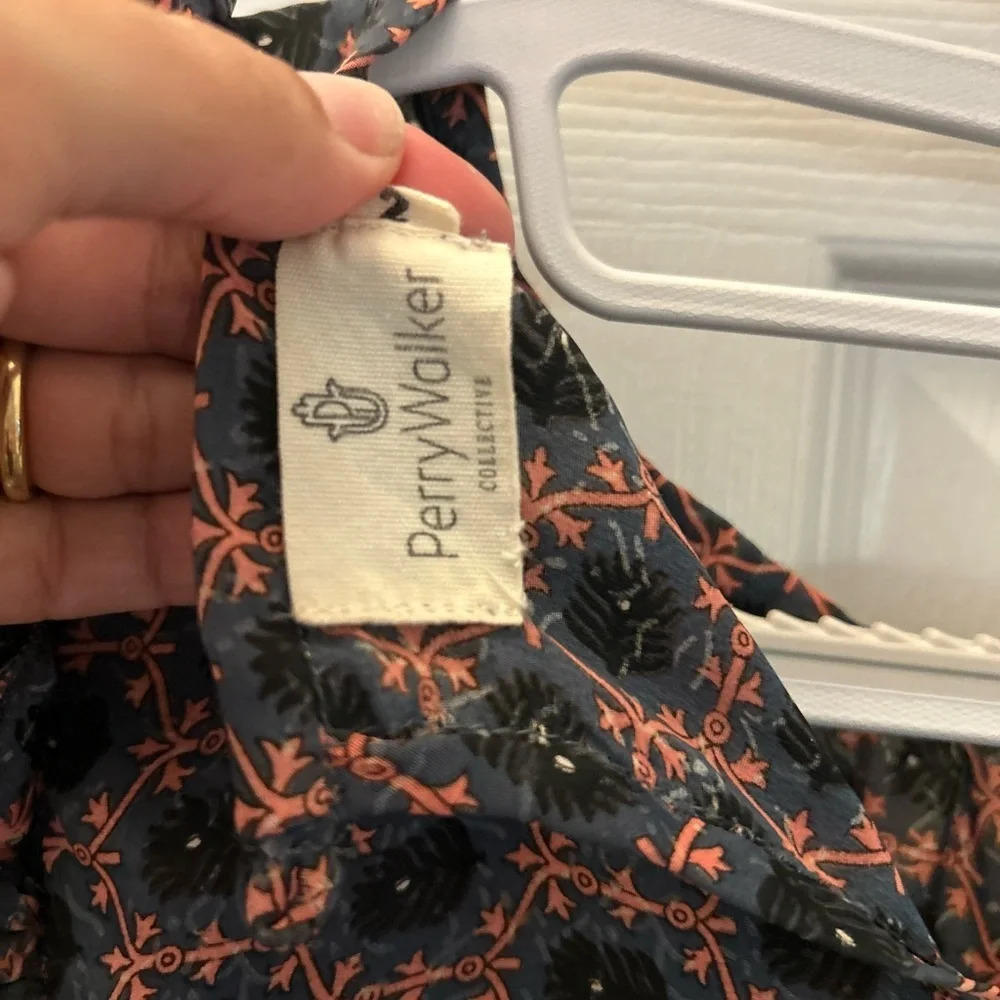 Perry Walker silk top size small - Picture 4 of 4